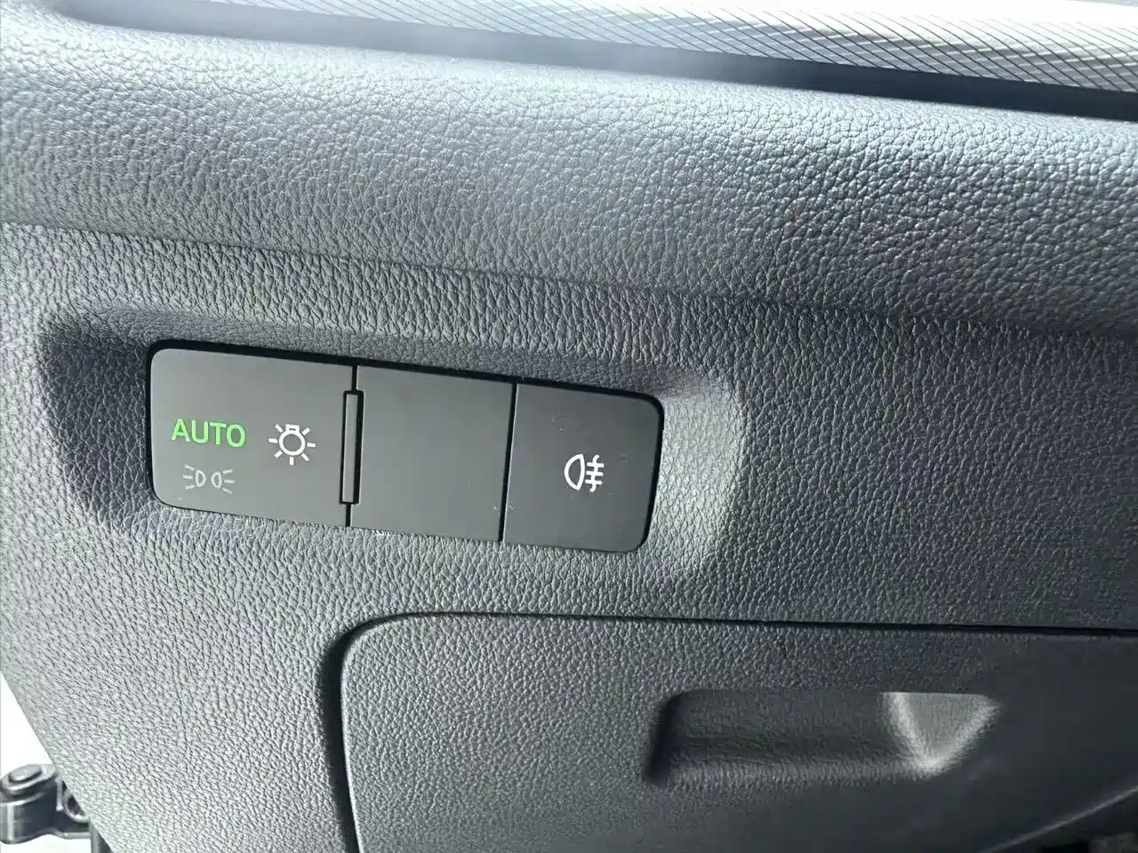 Škoda Octavia 2023 Facelift PRO TSI280 Premium Edition фото 18
