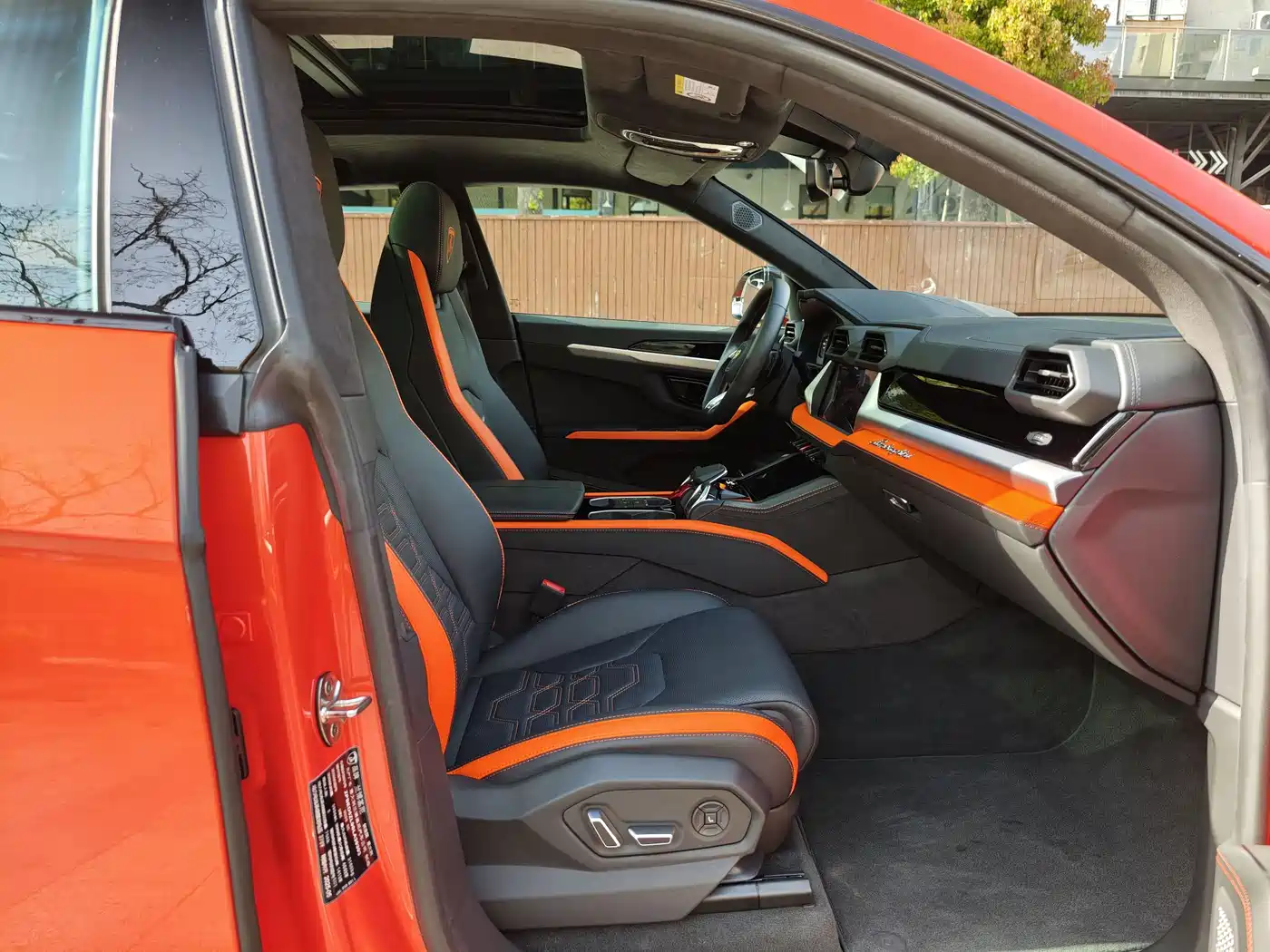 Lamborghini Urus SE 2025 4.0T Standard Edition фото 13