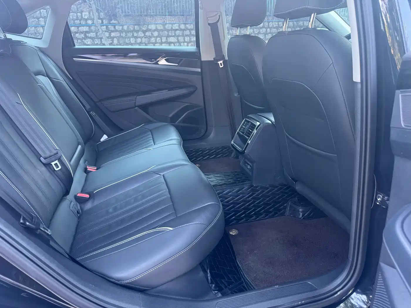 Volkswagen Passat 2022 330TSI Starlight Elite Edition фото 8