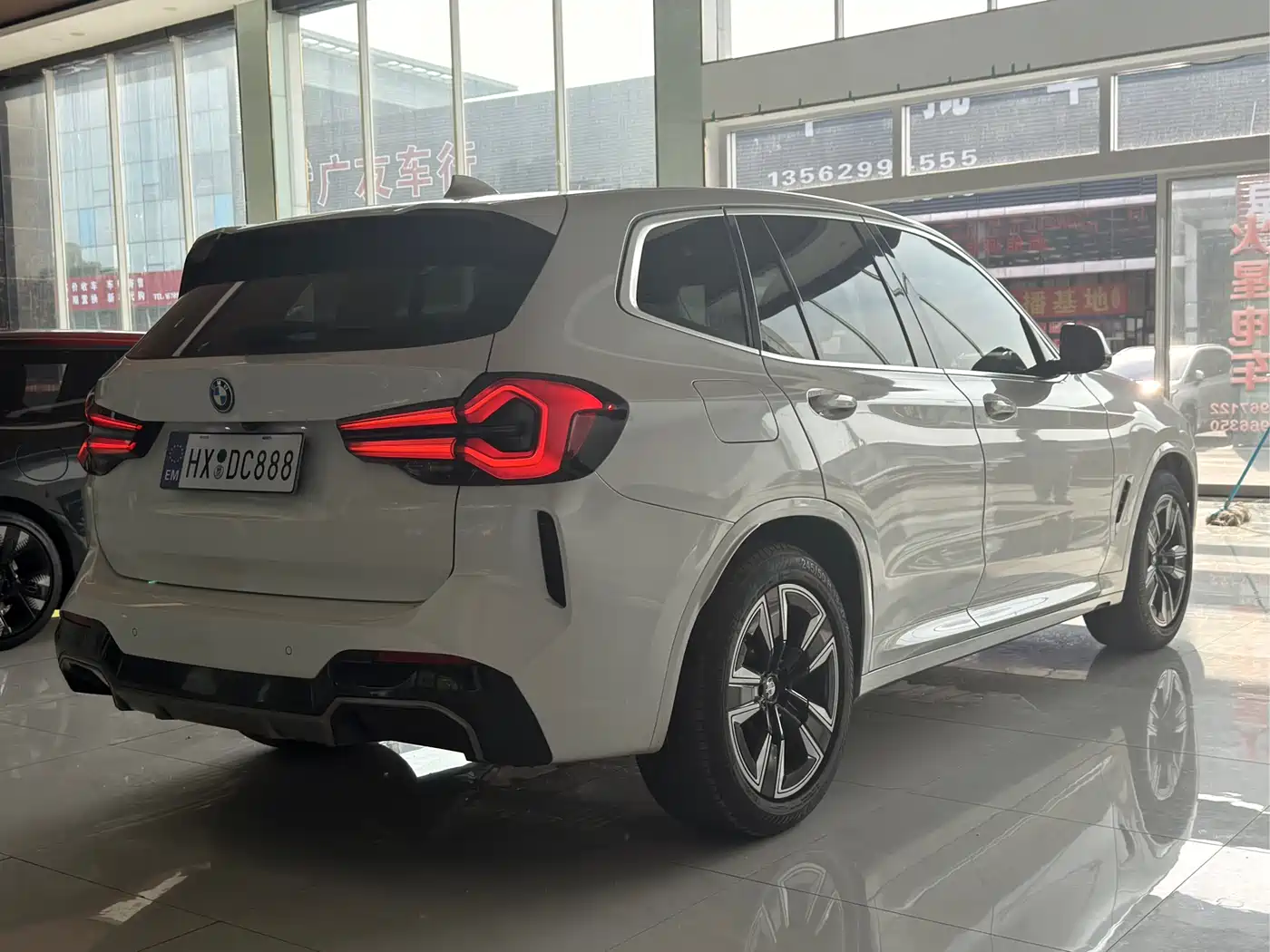 BMW iX3 2023 Leading Type фото 15
