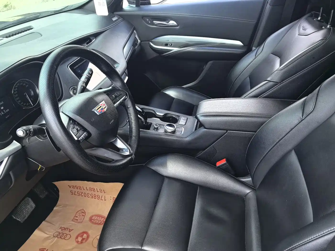 Cadillac XT4 2020 28T FWD Leading Trim фото 8