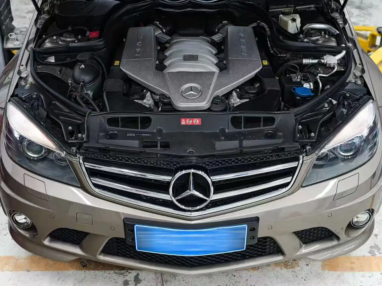 Mercedes-Benz C-Class AMG 2010 AMG C 63 High Performance Edition фото 6