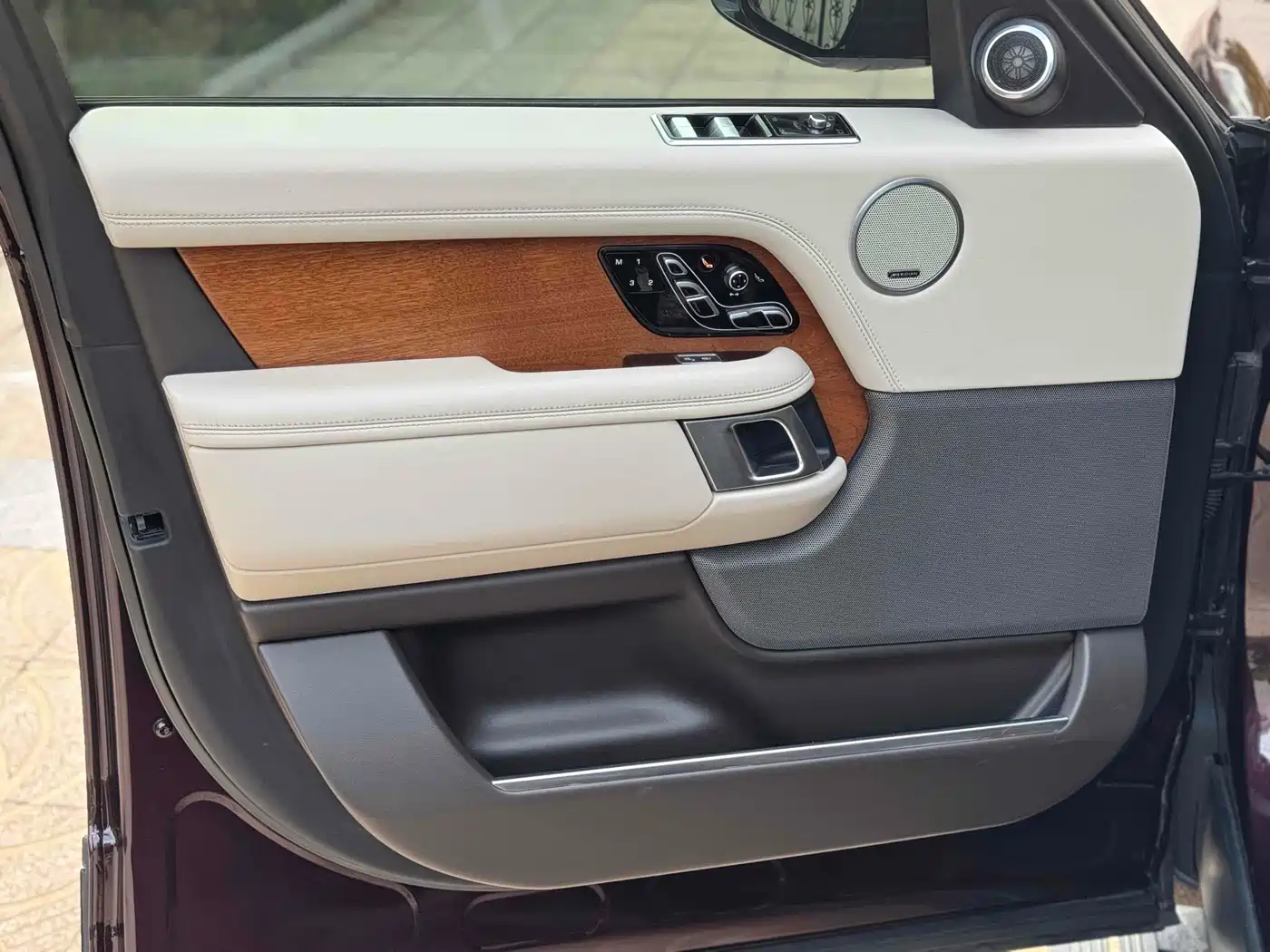 LAND ROVER RANGE ROVER