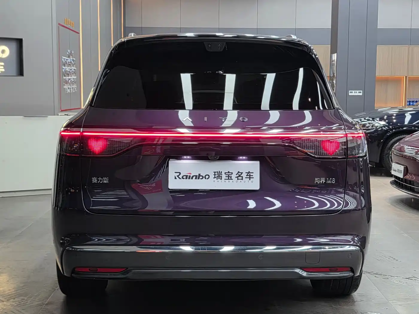 AITO Wenjie AITO M8 2025 Range Extender Max+ Edition 53.4kWh 5-seater фото 3