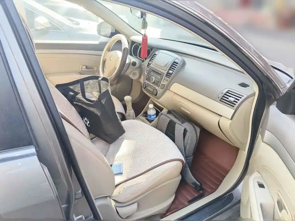 Фото 10 - Nissan Sylphy