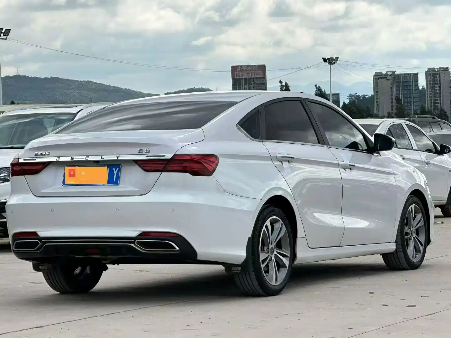Photo 3 - Geely Binrui
