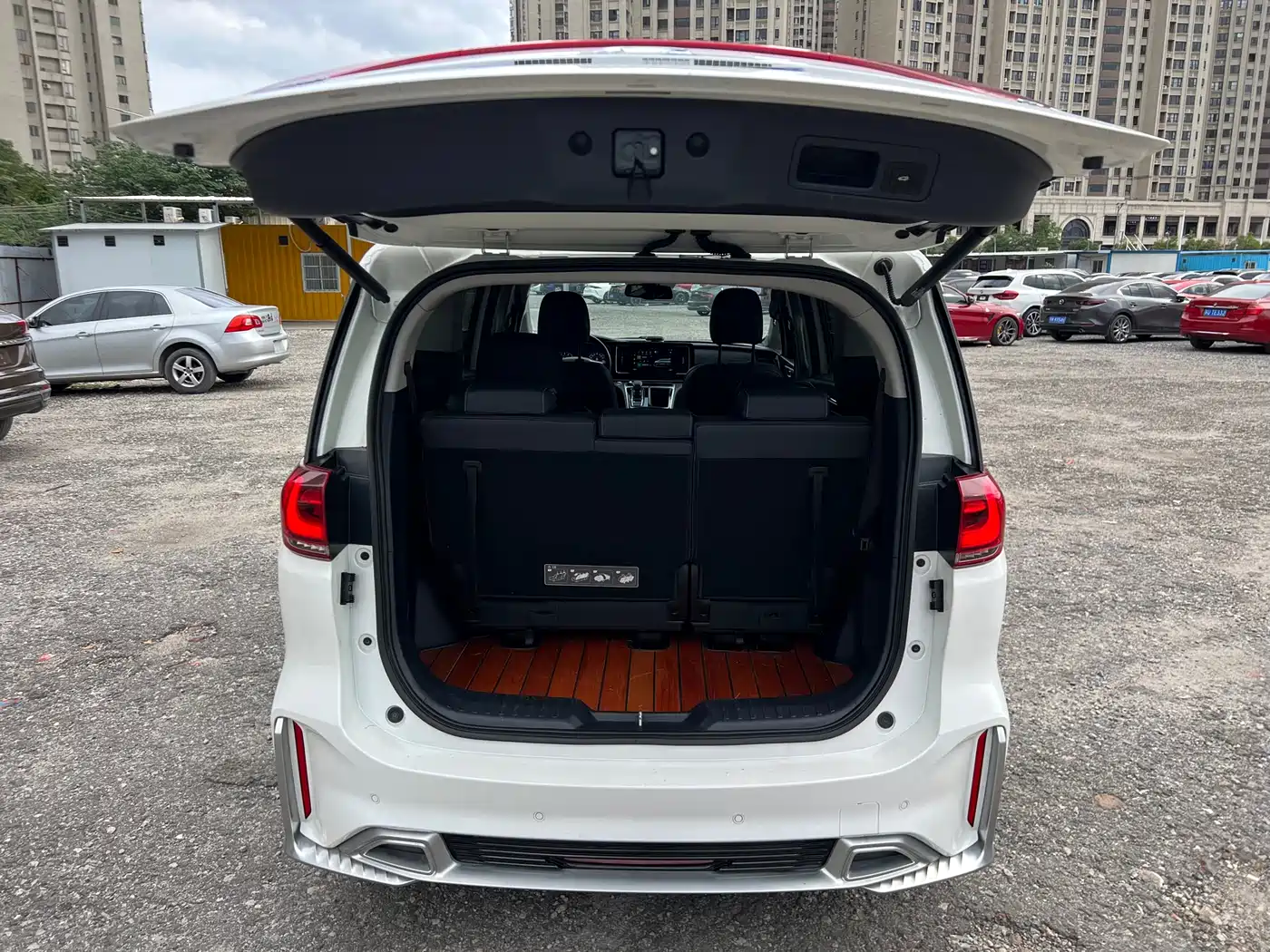 GAC Trumpchi Trumpchi M8 2021 Master Series 390T Noble Welfare Edition фото 15
