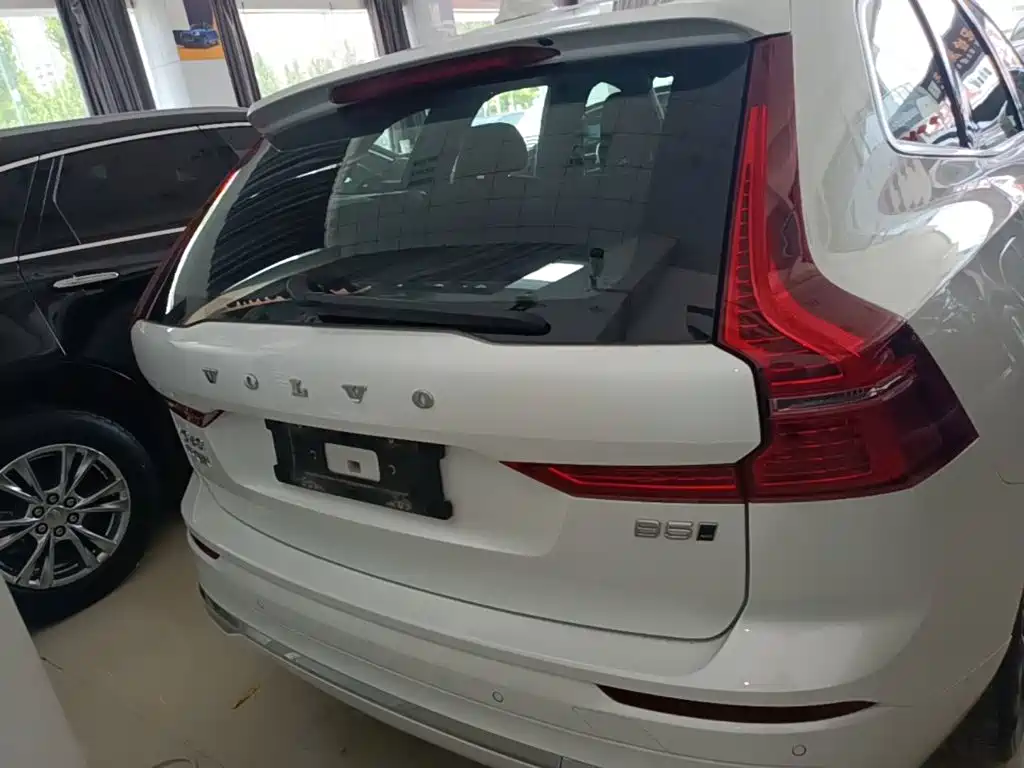 Фото 6 - Volvo XC60