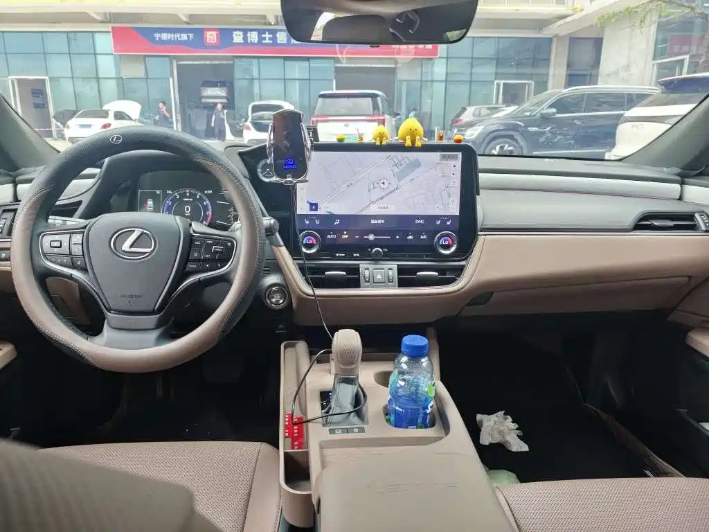 Lexus ES 2026 2025 200 Ultimate Edition