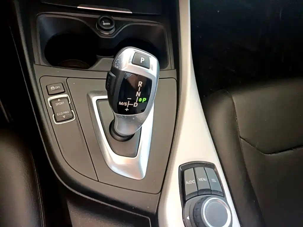BMW 2 Series (Import) 2016 2015 218i