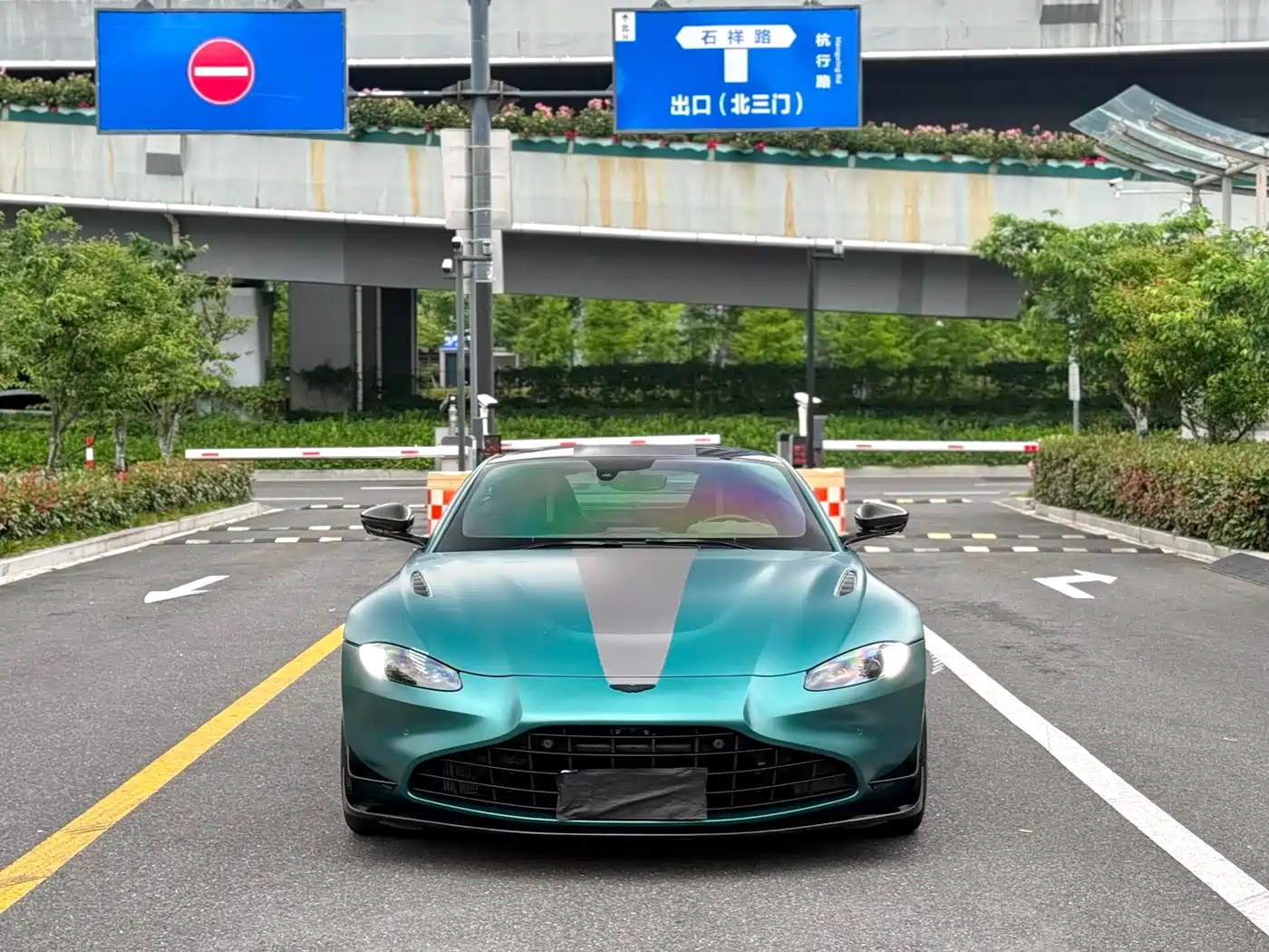 Aston Martin V8 Vantage 2022 4.0T V8 F1 Edition Coupe