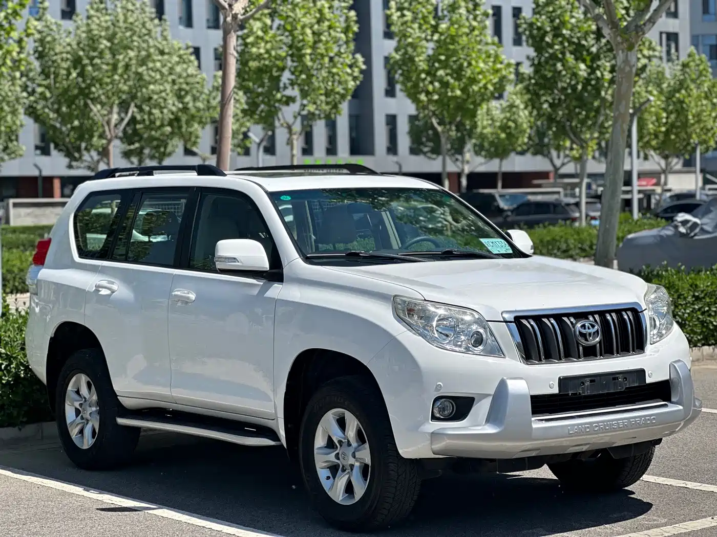 Toyota Prado 2010 4.0L Automatic TX-L NAVI фото 3