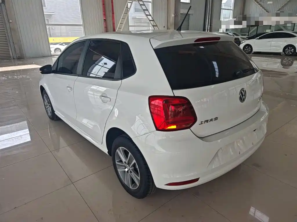 Volkswagen Polo 2016 1.4L Manual Trend фото 5