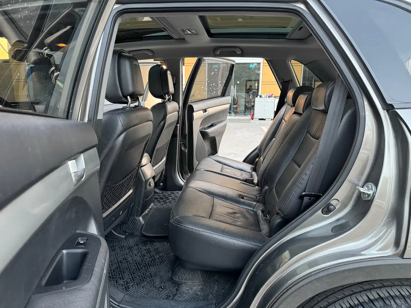 Kia Sorento 2012 2.4L Gasoline Luxury Edition фото 12
