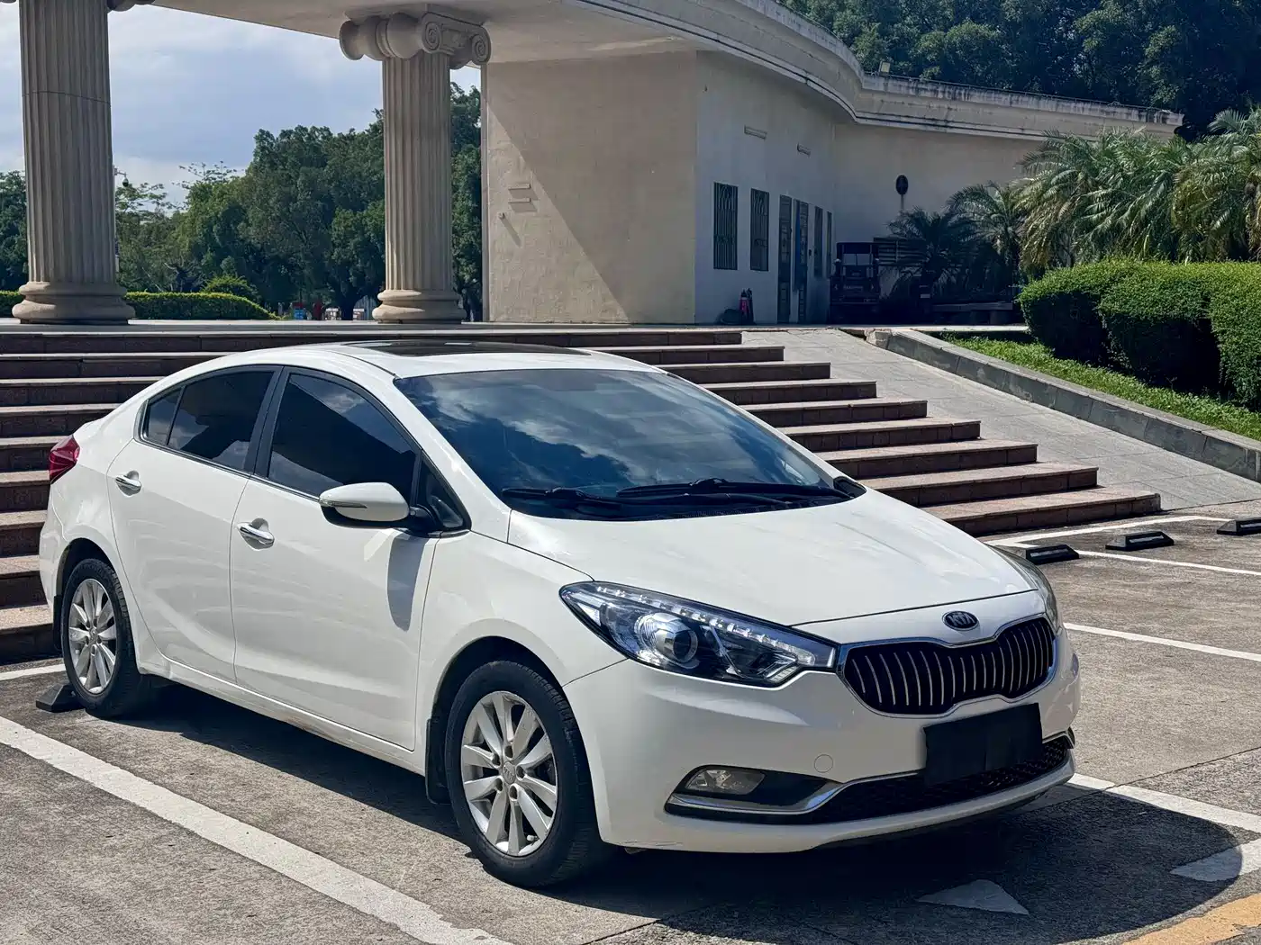 Kia K3 2013 1.6L Automatic DLX фото 2