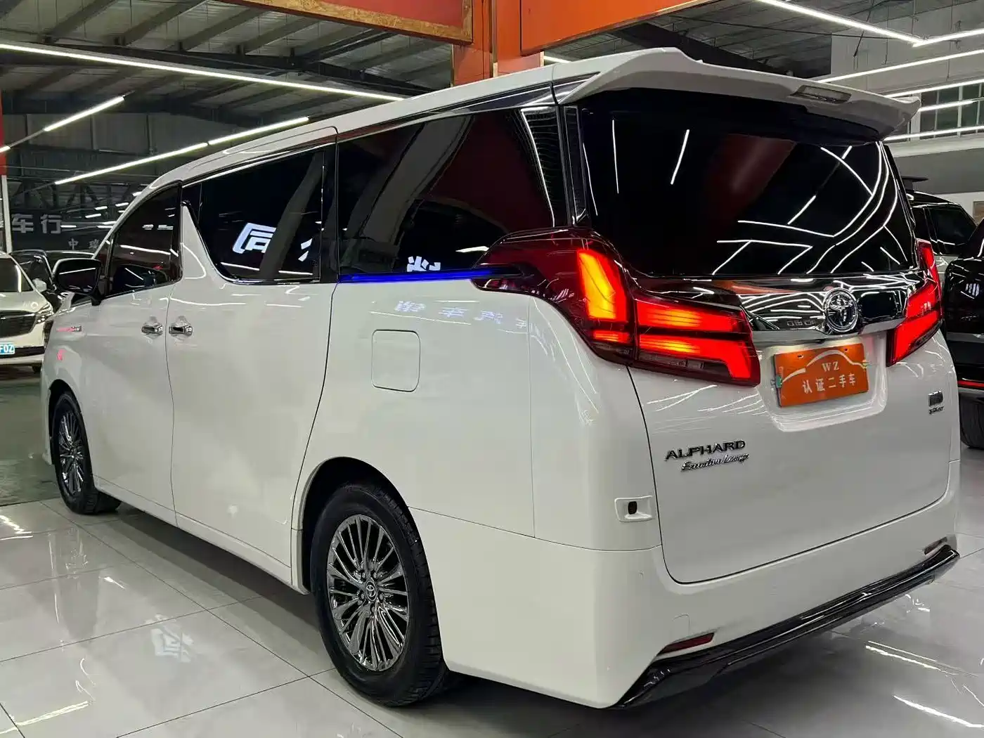 Toyota Alphard 2020 Hybrid 2.5L Premium Edition фото 7