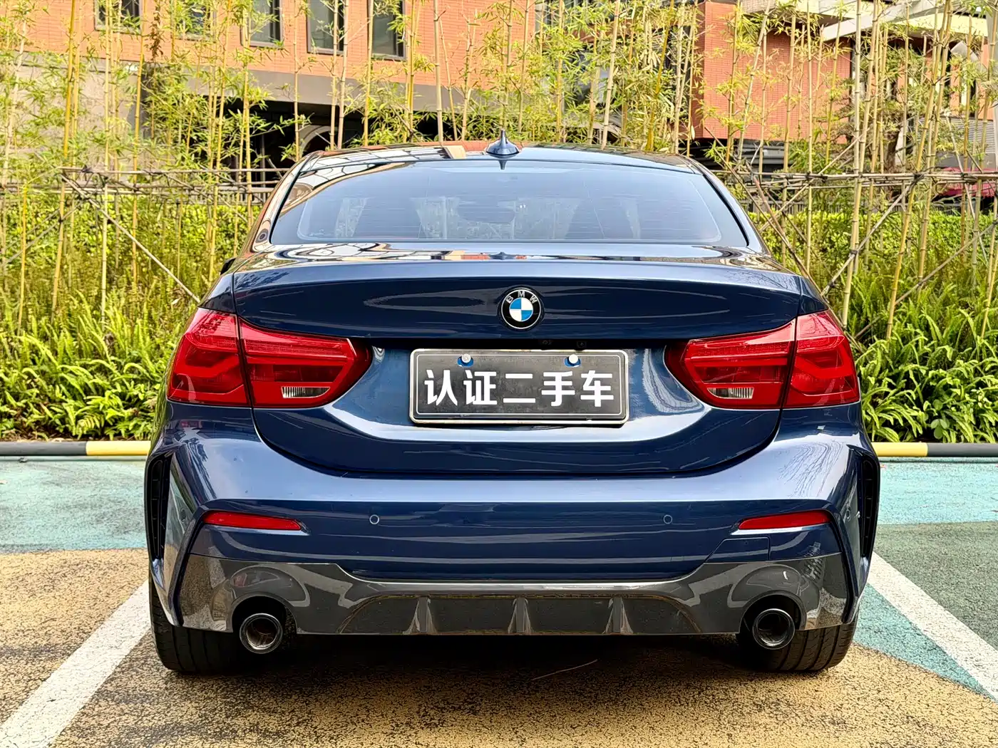 BMW 1 Series 2021 125i M Sport Black Night Edition фото 11