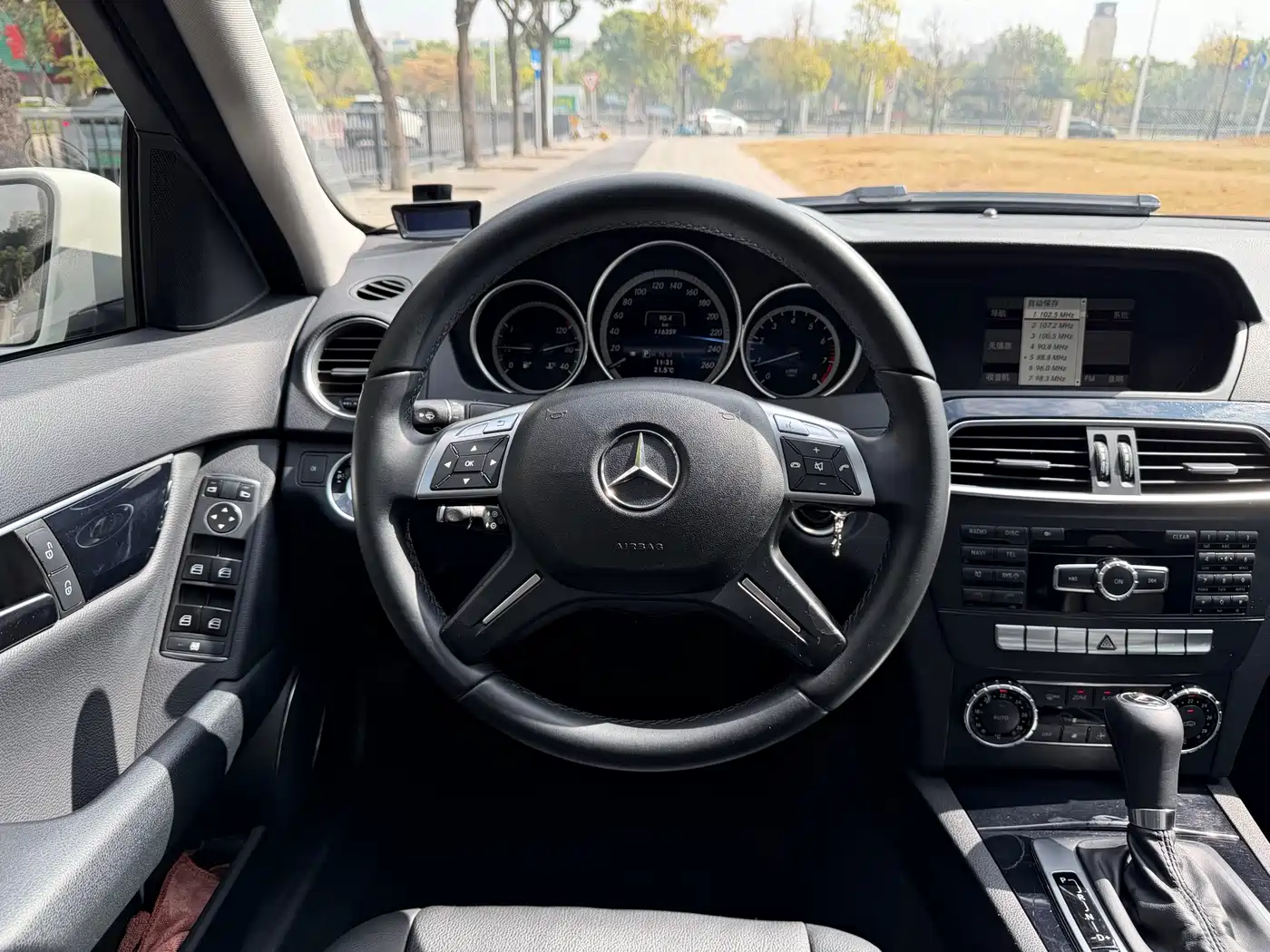 Mercedes-Benz C-Class 2013 C 180 Classic Grand Edition фото 4