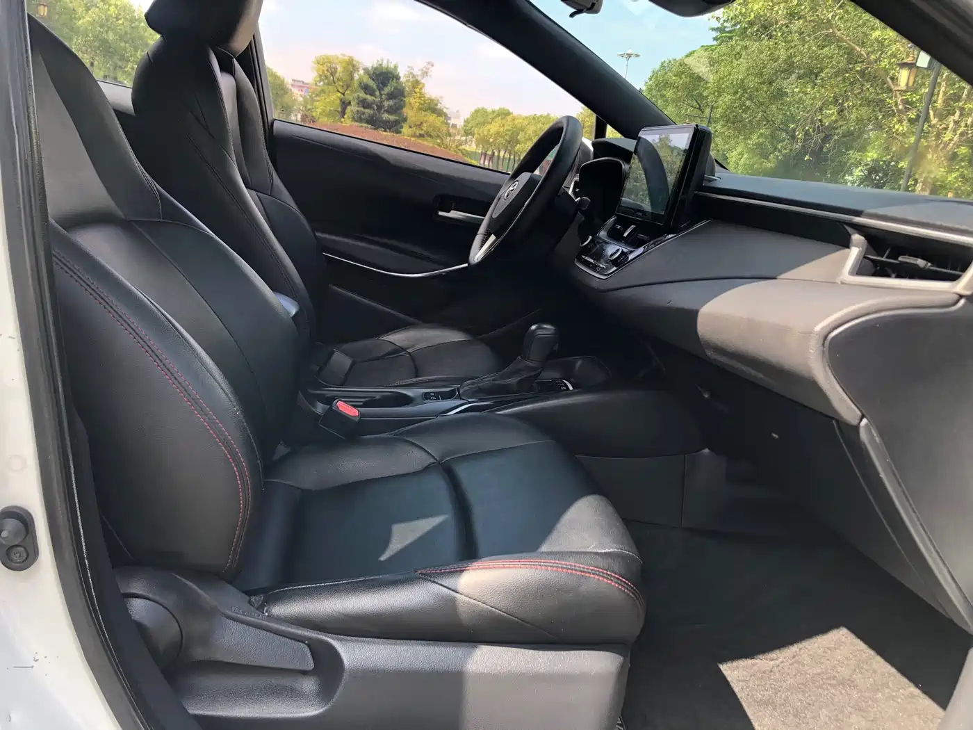 Toyota Levin 2019 Hybrid 1.8H E-CVT Luxury Edition China VI фото 13