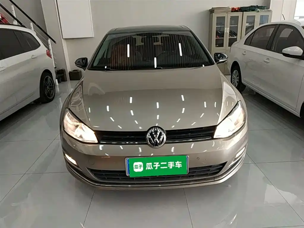 Volkswagen Golf 2017 230TSI Auto Luxury Millionth Anniversary Edition фото 3