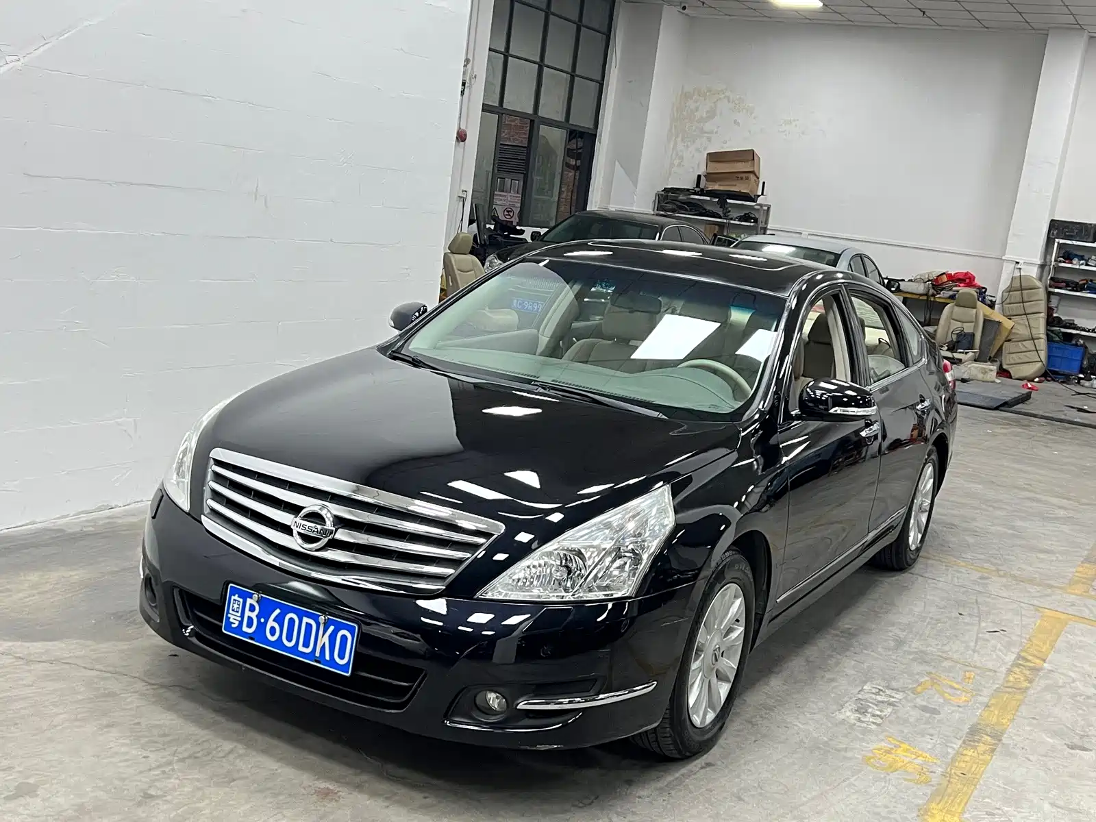 Photo 1 - Nissan Teana