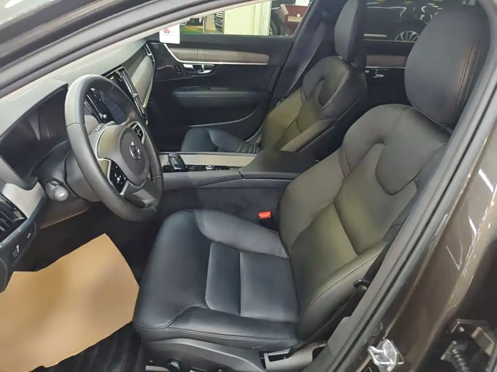 Volvo V90 2021 2021 Model Cross Country B5 AWD Smart Edition