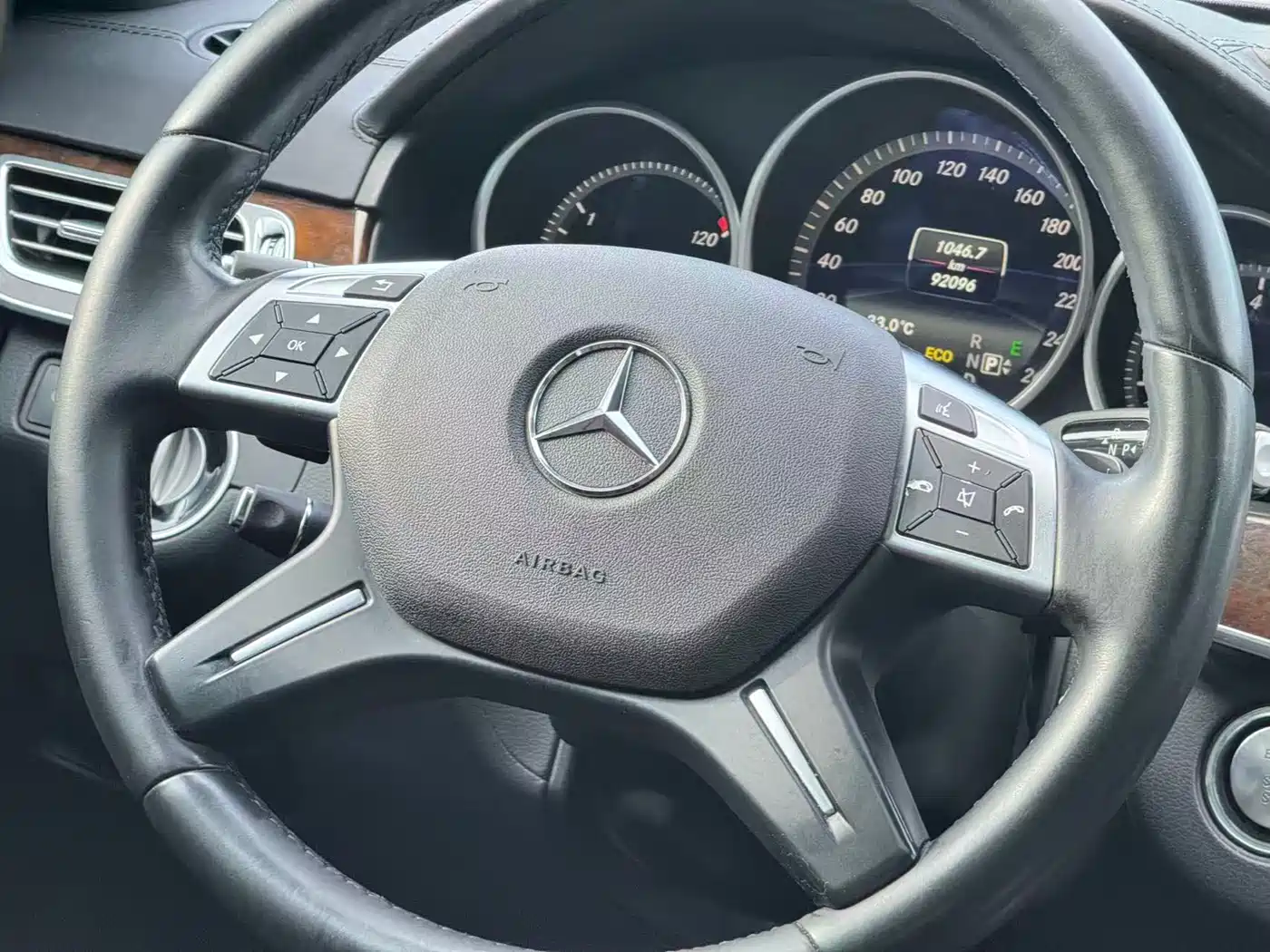 Mercedes-Benz E-Class 2015 E 320 L Luxury 4MATIC фото 11