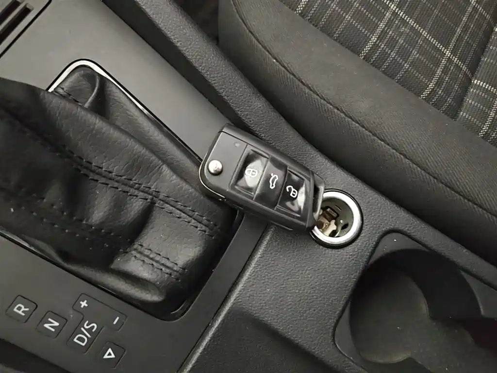 Škoda Octavia 2018 Model Wagon TSI230 DSG Comfort Edition фото 9