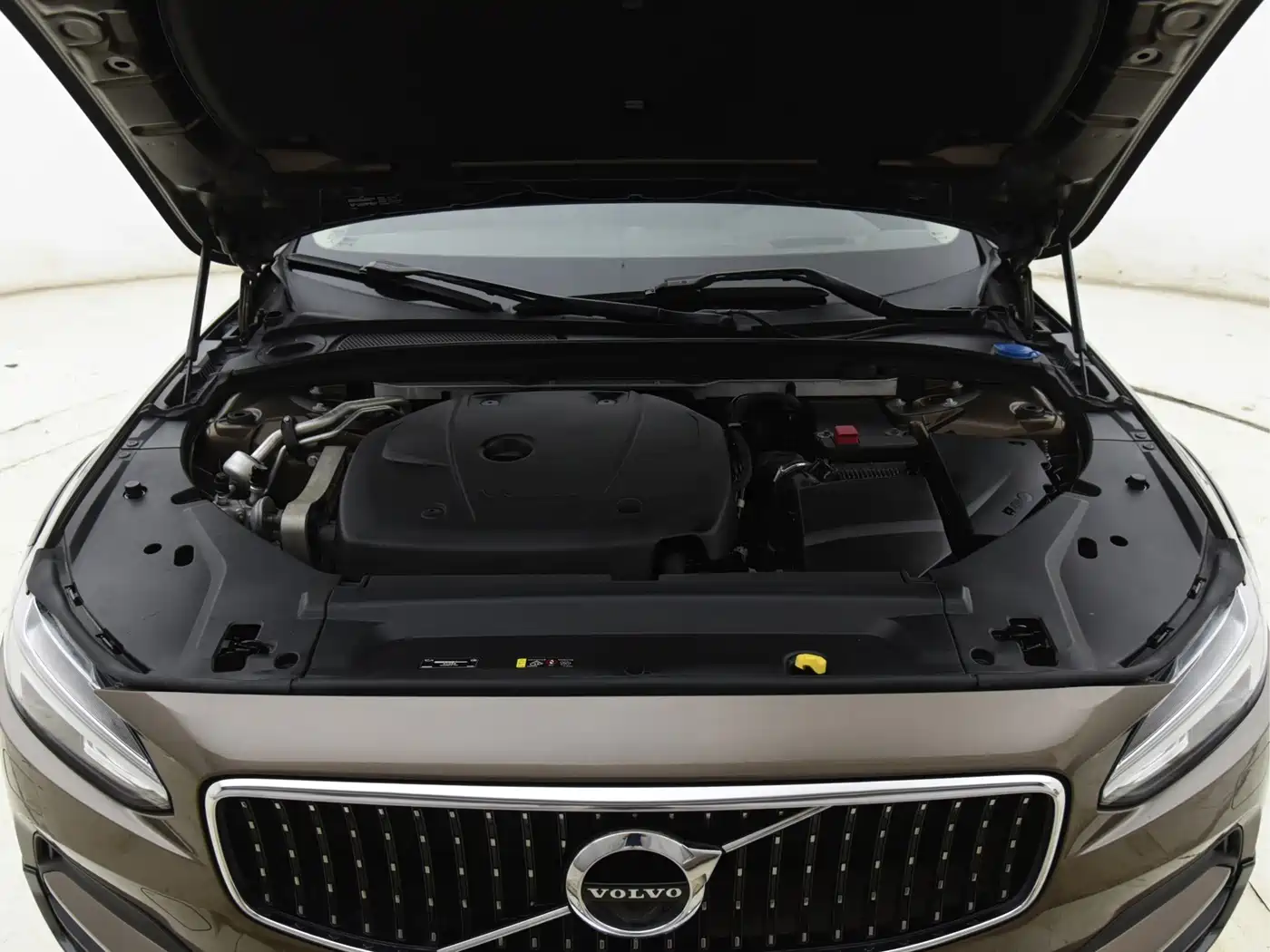 Volvo V90 2018 2017 Cross Country T5 AWD Premium