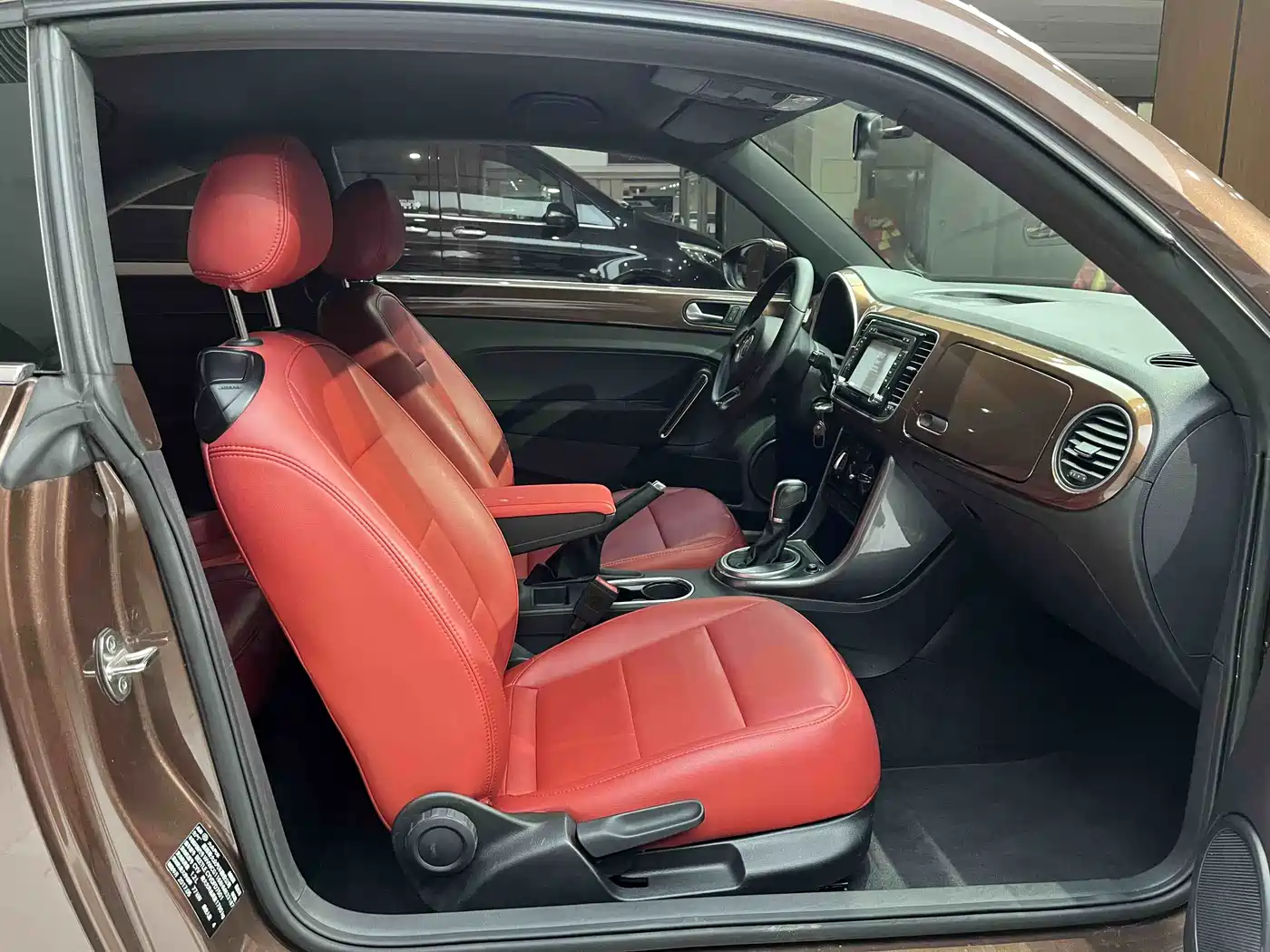 Volkswagen Beetle 2017 180TSI Enjoy фото 11
