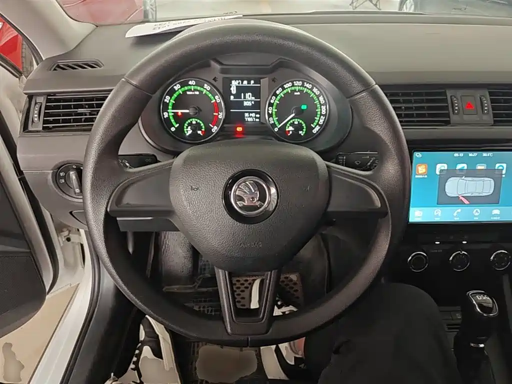 Škoda Octavia 2018 Model Wagon TSI230 DSG Comfort Edition фото 11