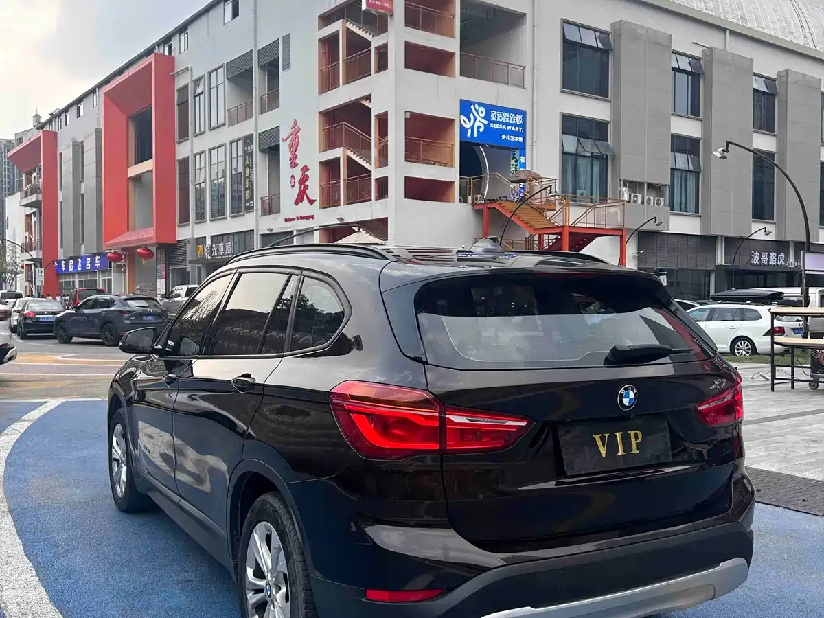 BMW X1 2018 sDrive18Li Premium Model фото 9