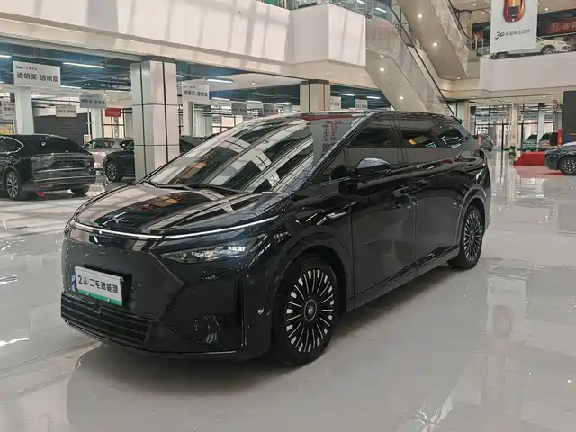 XPeng X9 2026