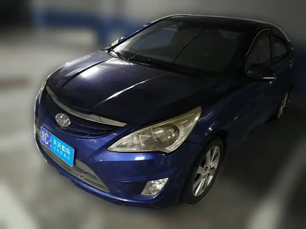 صورة 1 - Hyundai Verna