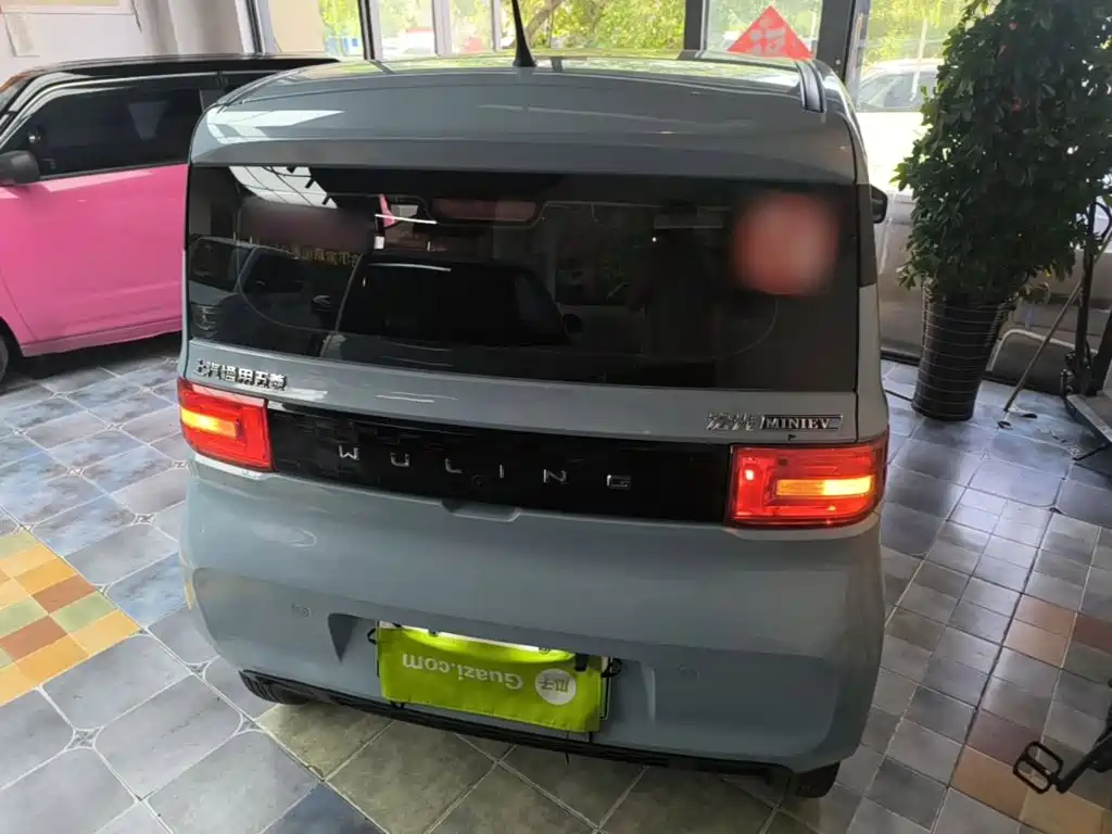 Фото 6 - Wuling Motors Hongguang MINIEV