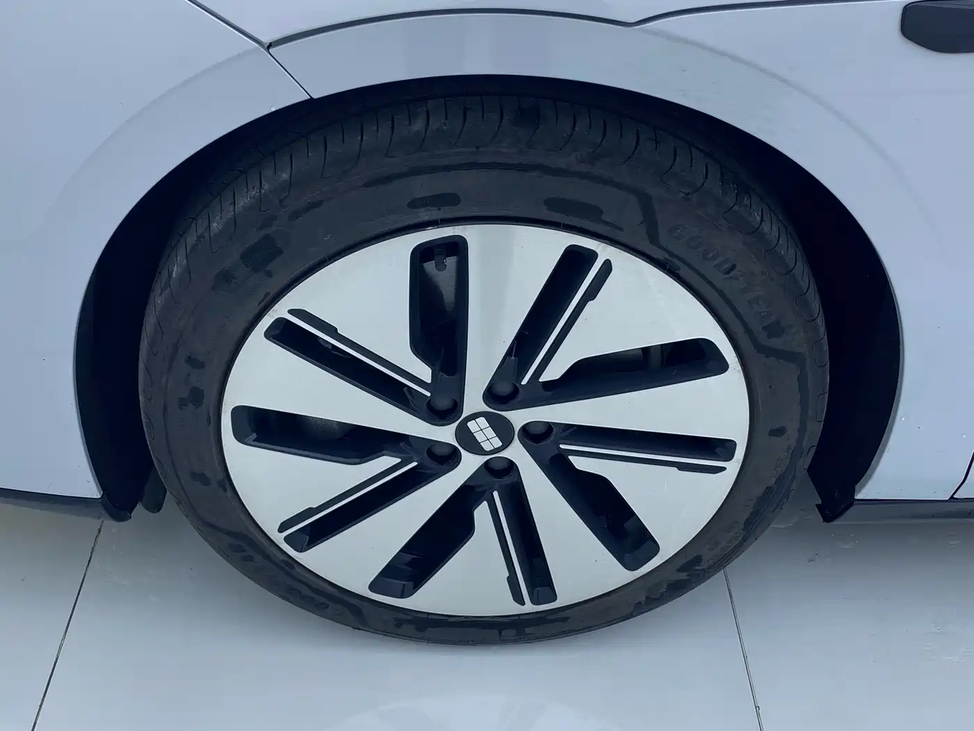 Geely Galaxy Galaxy E8 2024 665km RWD Starship Voyager Edition фото 9
