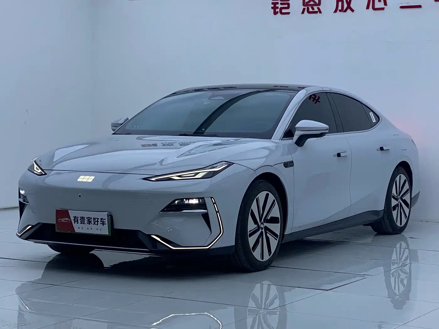 Geely Galaxy Galaxy E8 2024 665km RWD Starship Voyager Edition