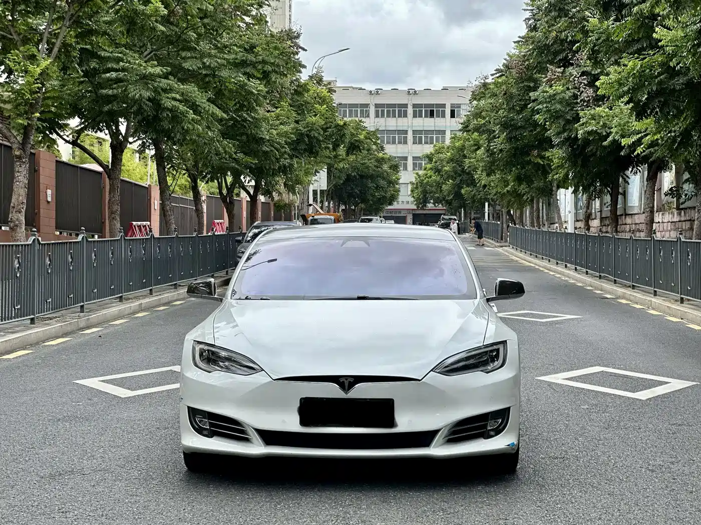 Tesla Model S 2020 2019 Long Range Version