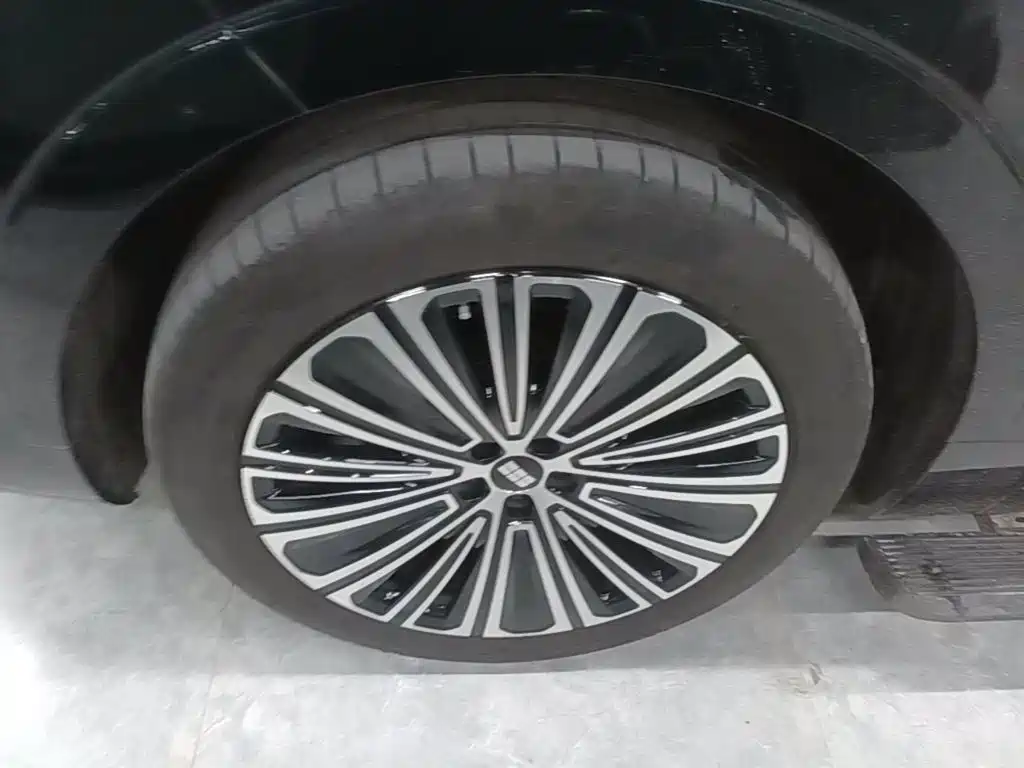 Geely Galaxy Galaxy M9 2025 2025 Base Model