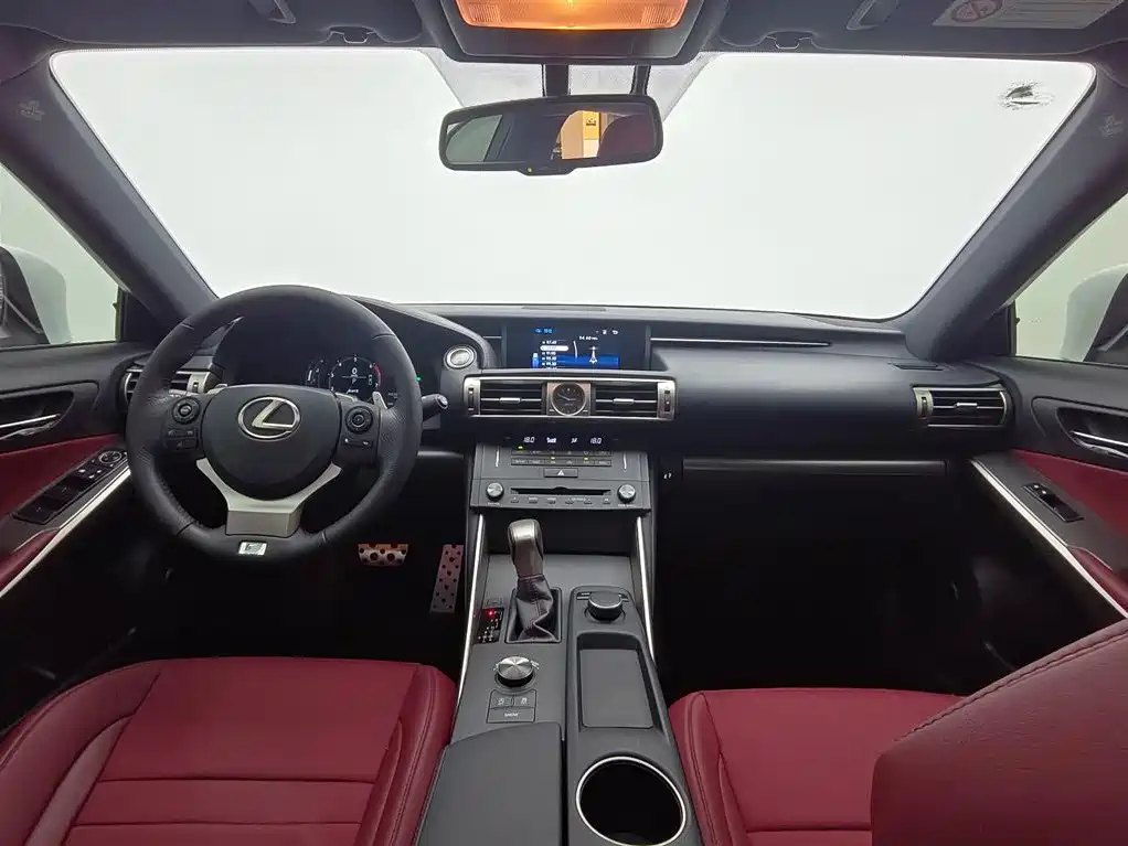 Lexus IS 2015 200t F SPORT фото 12