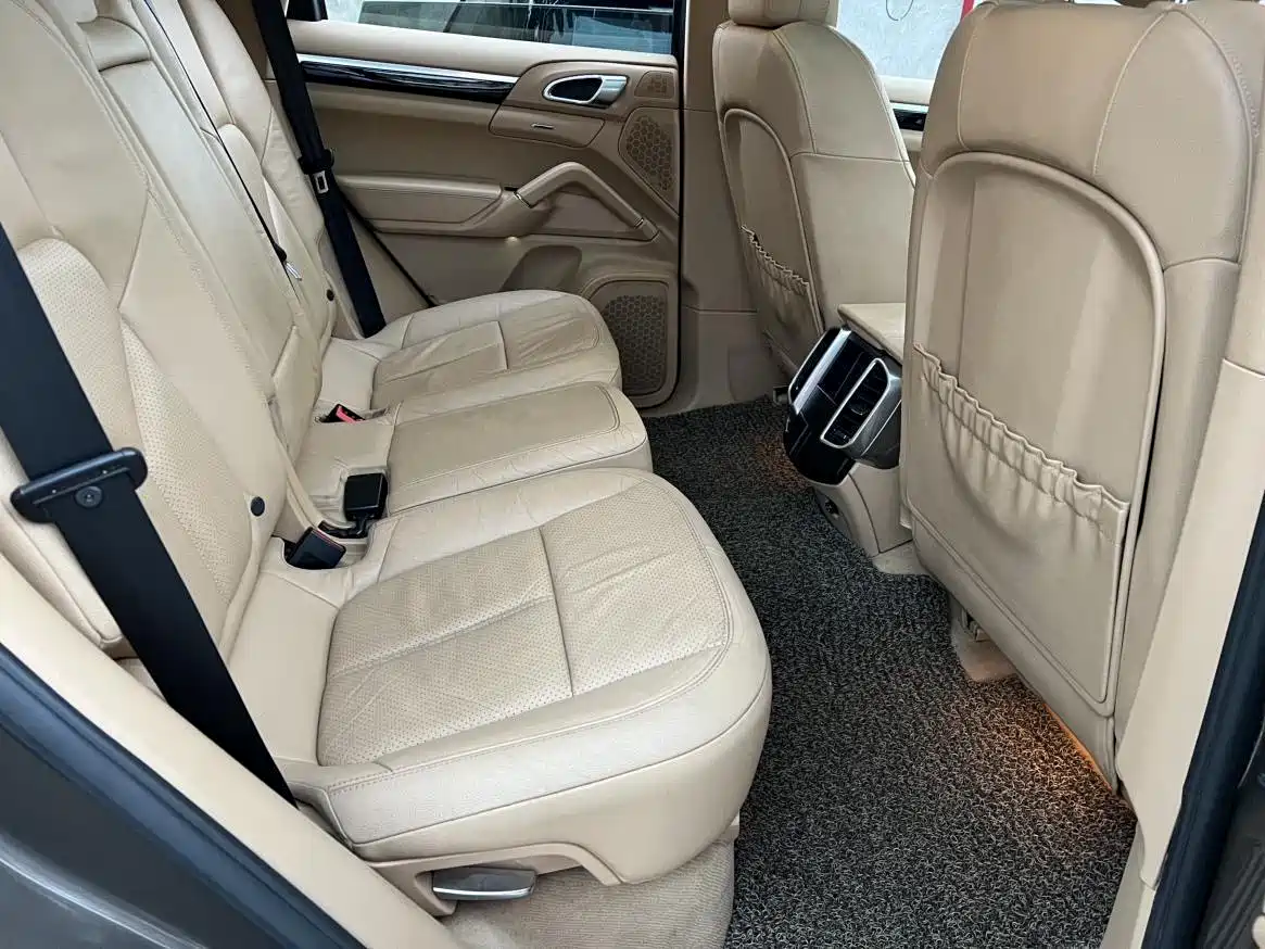 Porsche Cayenne 2011 Cayenne 3.0T фото 9