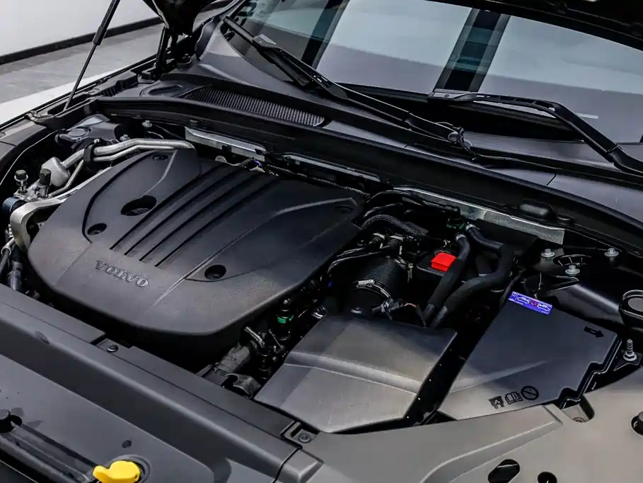 Volvo S90 2025 2024 B5 Momentum Luxury Edition