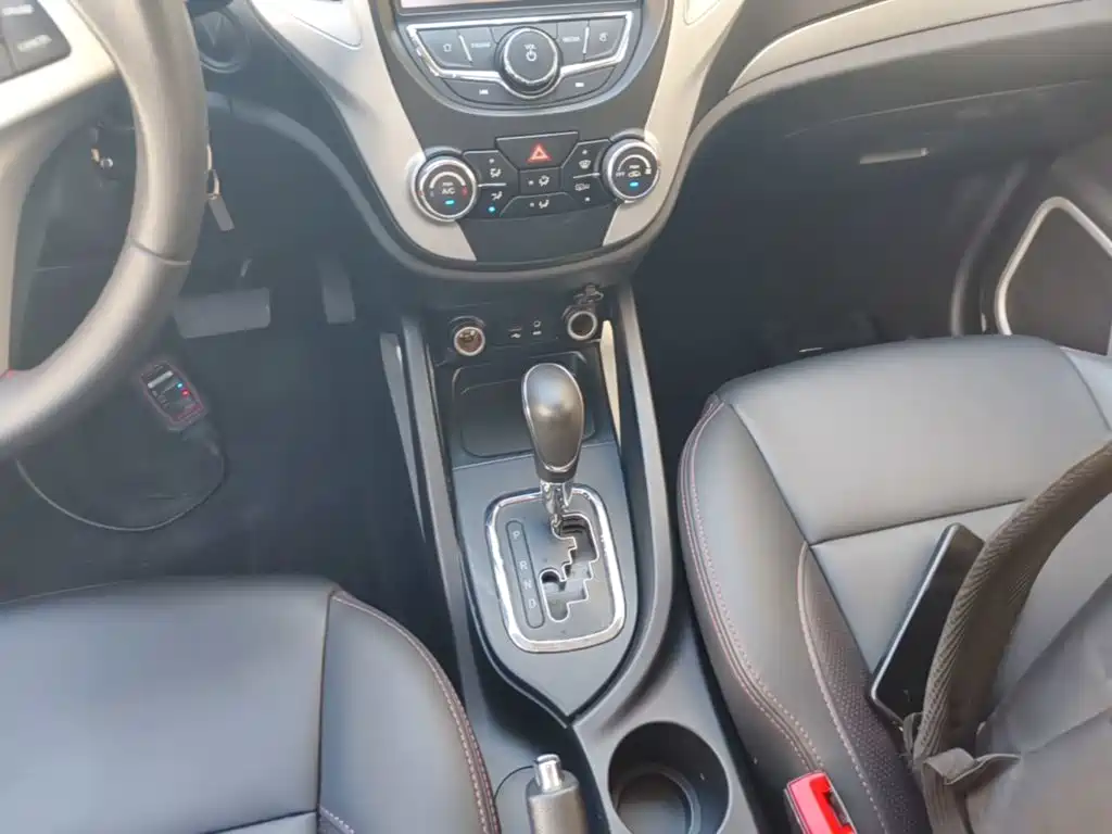 Changan CS35 2017 2016 1.6L Automatic Luxury Model China V