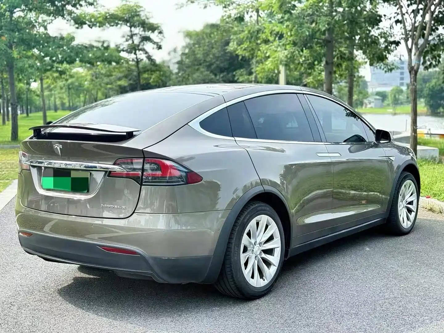 Фото 4 - Tesla Model X