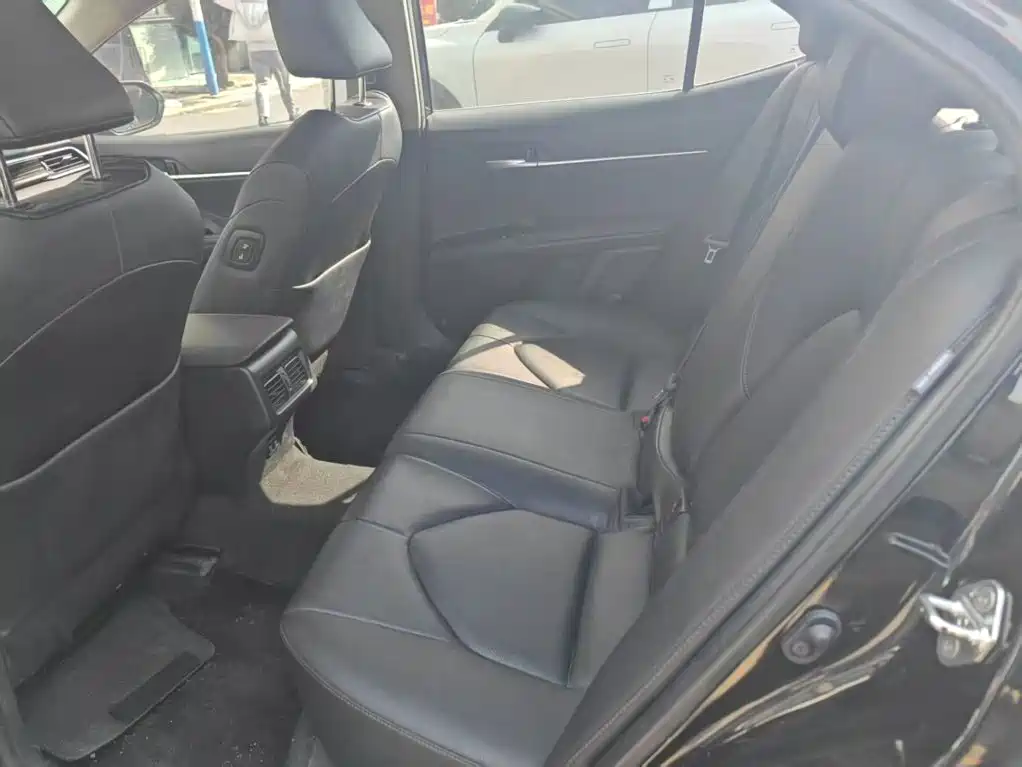 Фото 5 - Toyota Camry
