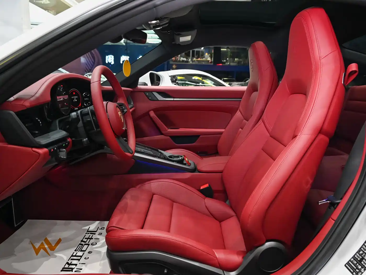 Porsche 911 2023 Carrera 3.0T фото 8