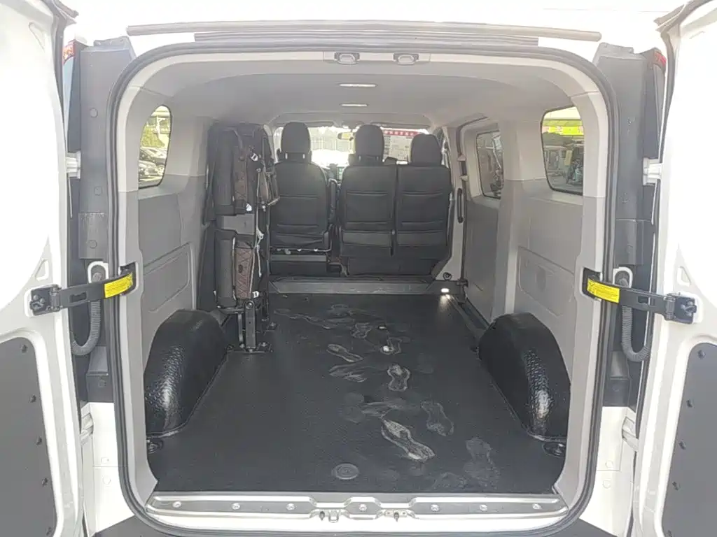 Maxus Xintu V70 2024 2023 Model 2.0T Elite Manual Short Wheelbase Low Roof 5/6 Seats (125Ps)