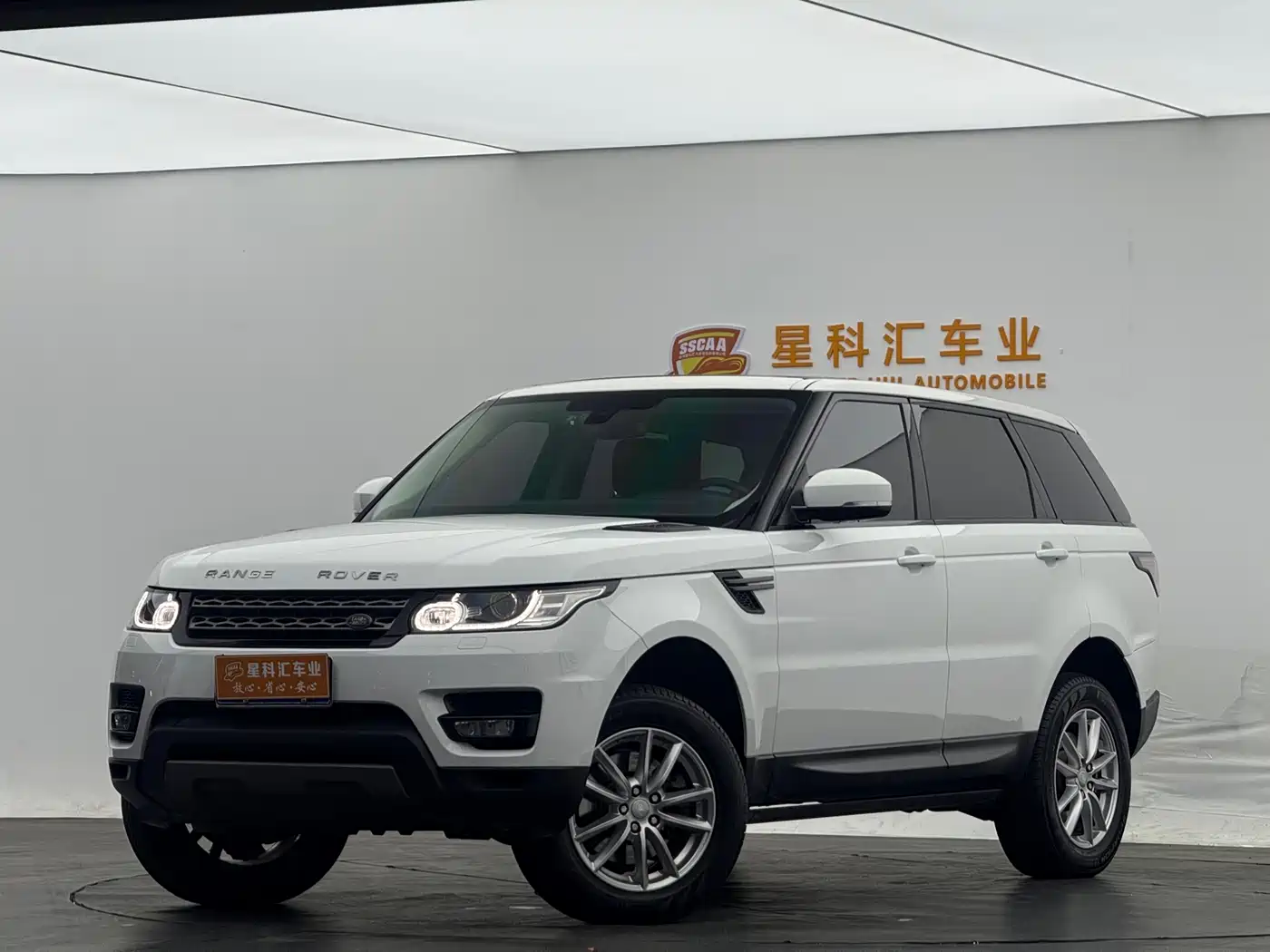 Land Rover Range Rover Sport 2016 Model 3.0 SC V6 SE