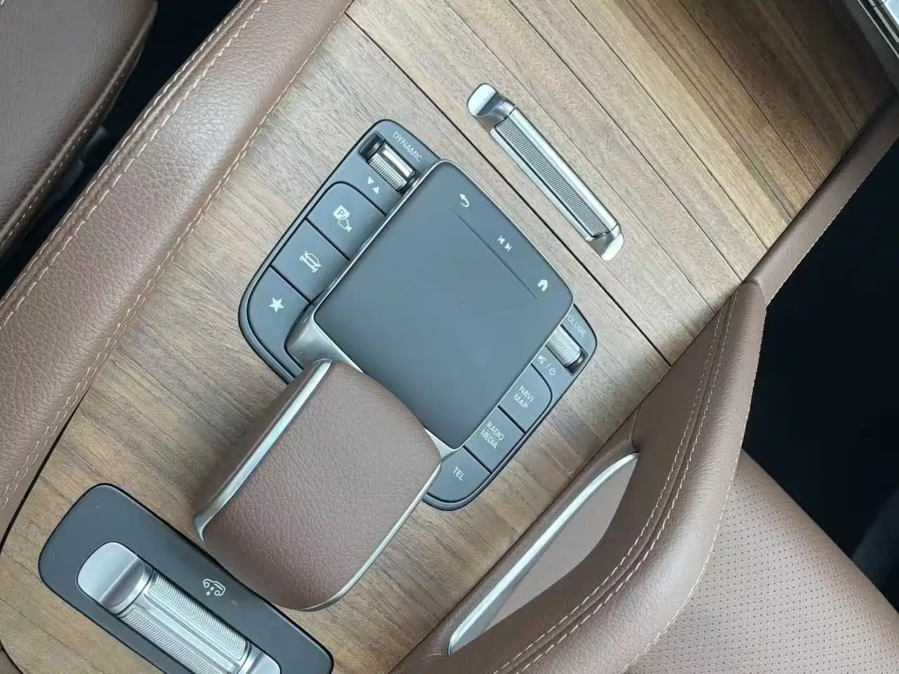Mercedes-Benz GLE 2024 GLE 450 4MATIC Fashion фото 17