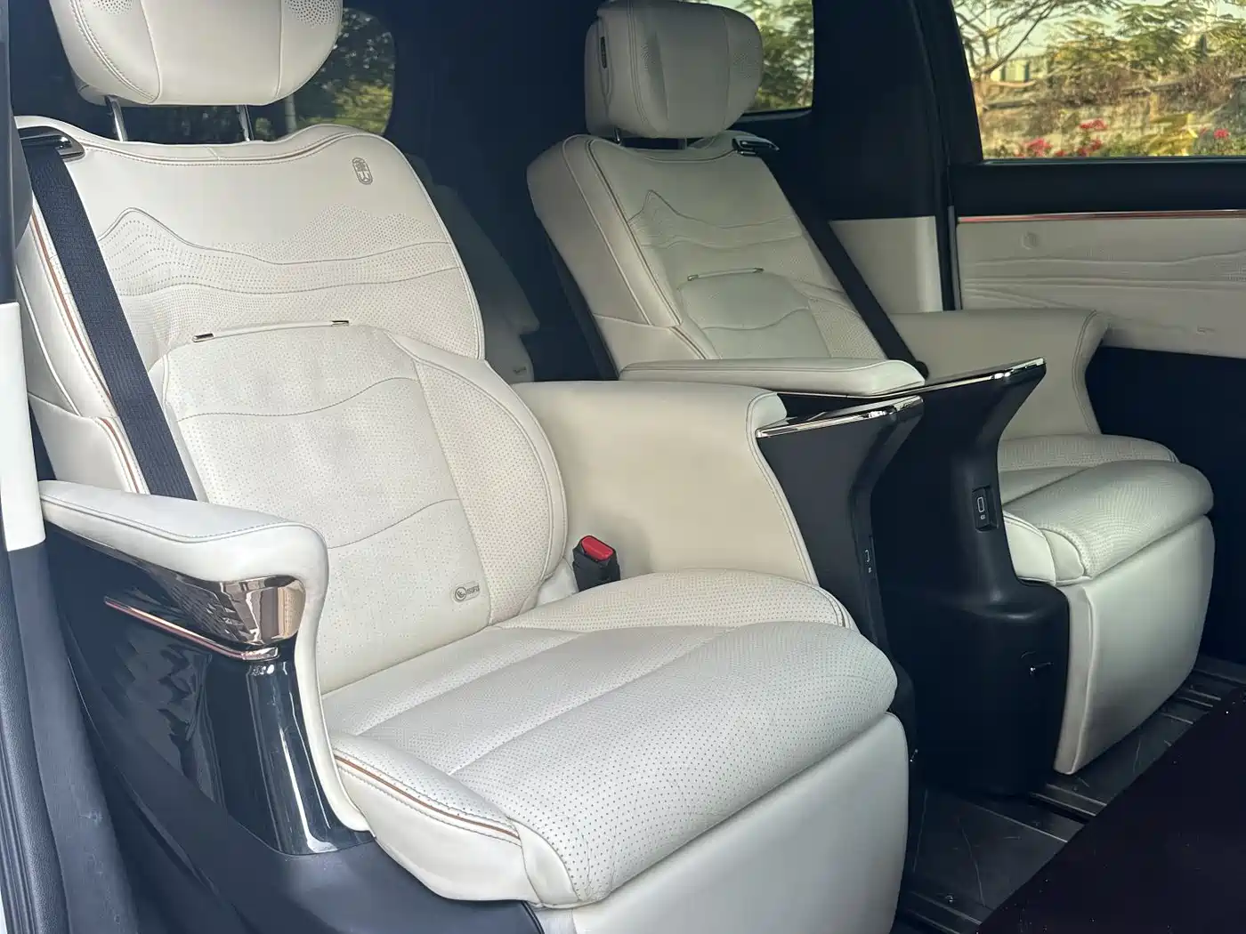 GAC Trumpchi Trumpchi M8 2023 Model Master Series Hybrid Royal Edition фото 11